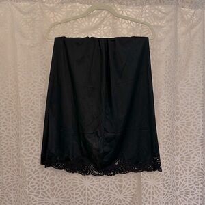 🖤 Vintage Wonder Maid Black Silky Skirt Slip